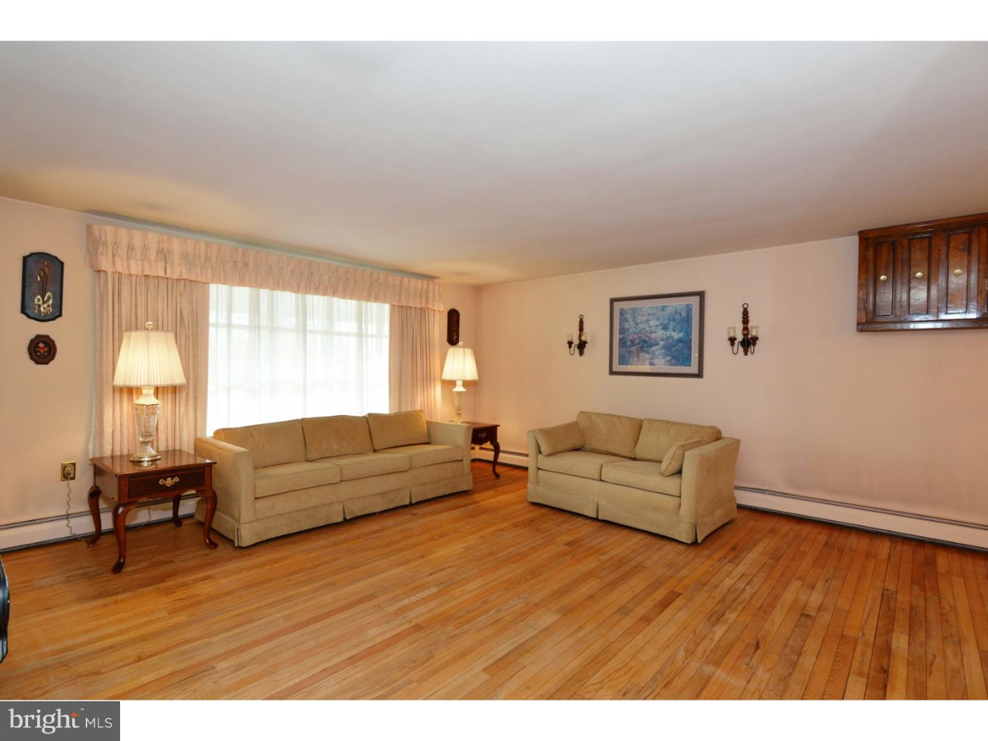 1178 North Valley Road Pottstown, PA 19464 - Photo 4 of 25 Gallery Image 4