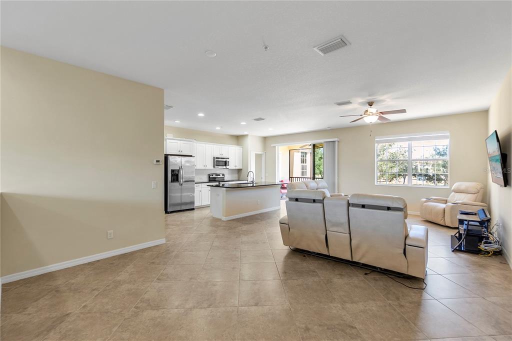 8141 Miramar Way, Unit 8141 Lakewood Ranch, FL 34202 - Photo 7 of 26