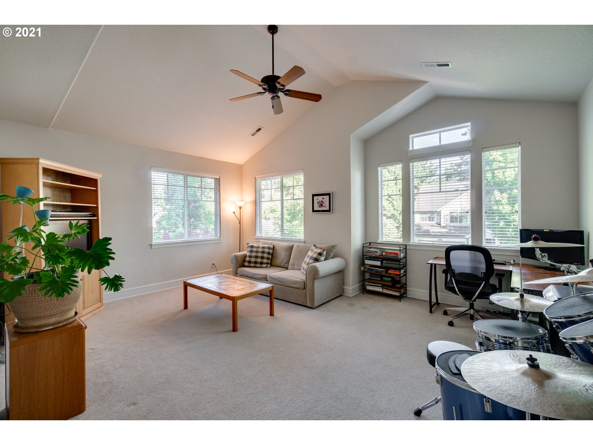 11058 Southwest Oneida Street Tualatin, OR 97062 - Photo 12 of 26