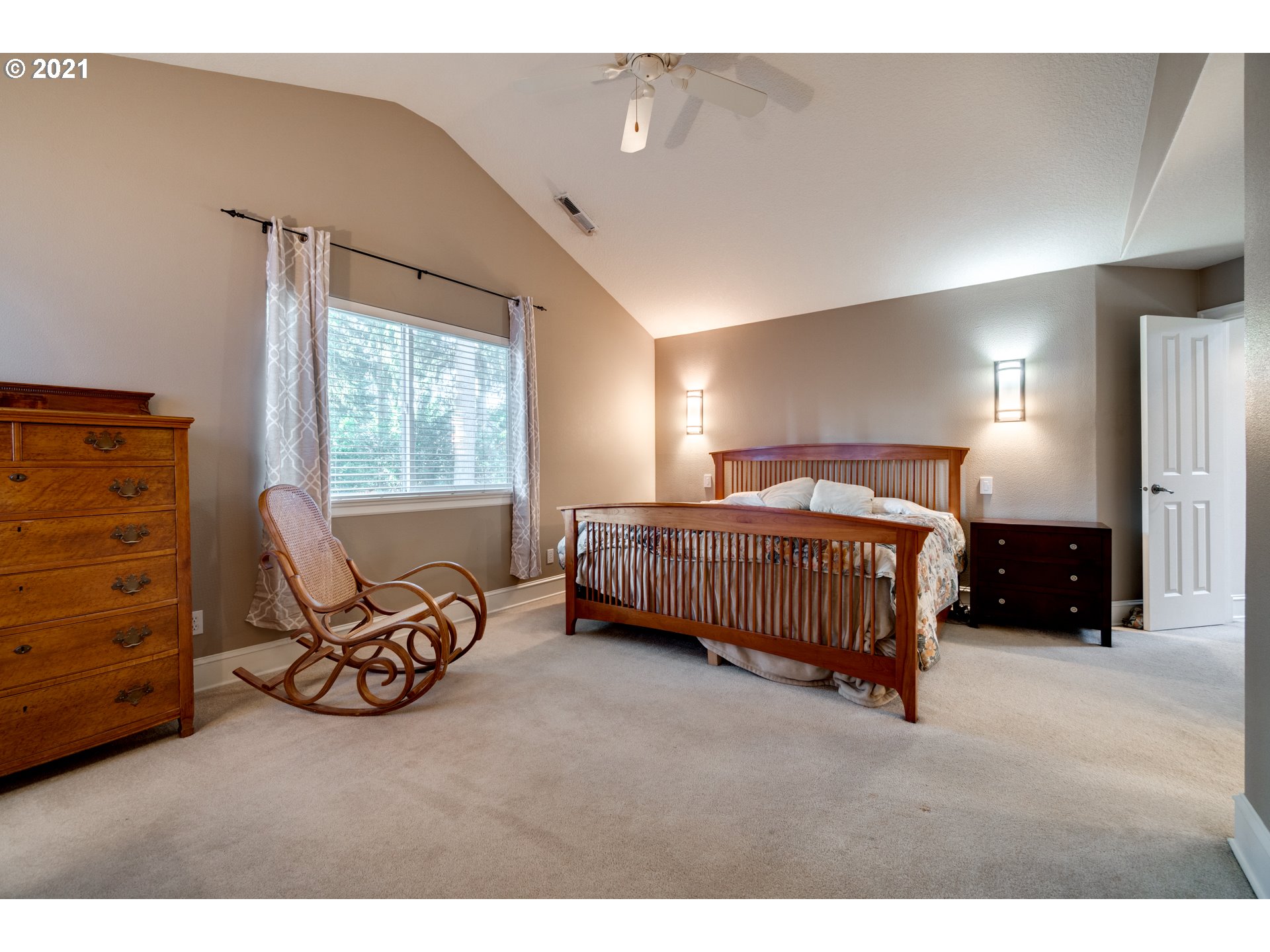 11058 Southwest Oneida Street Tualatin, OR 97062 - Photo 13 of 26