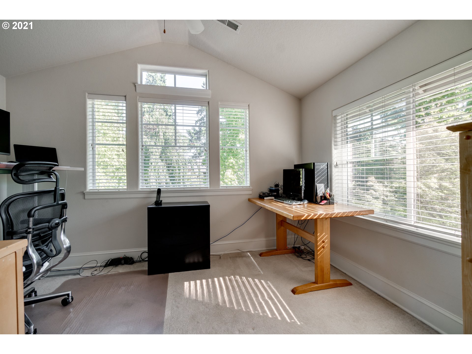 11058 Southwest Oneida Street Tualatin, OR 97062 - Photo 17 of 26