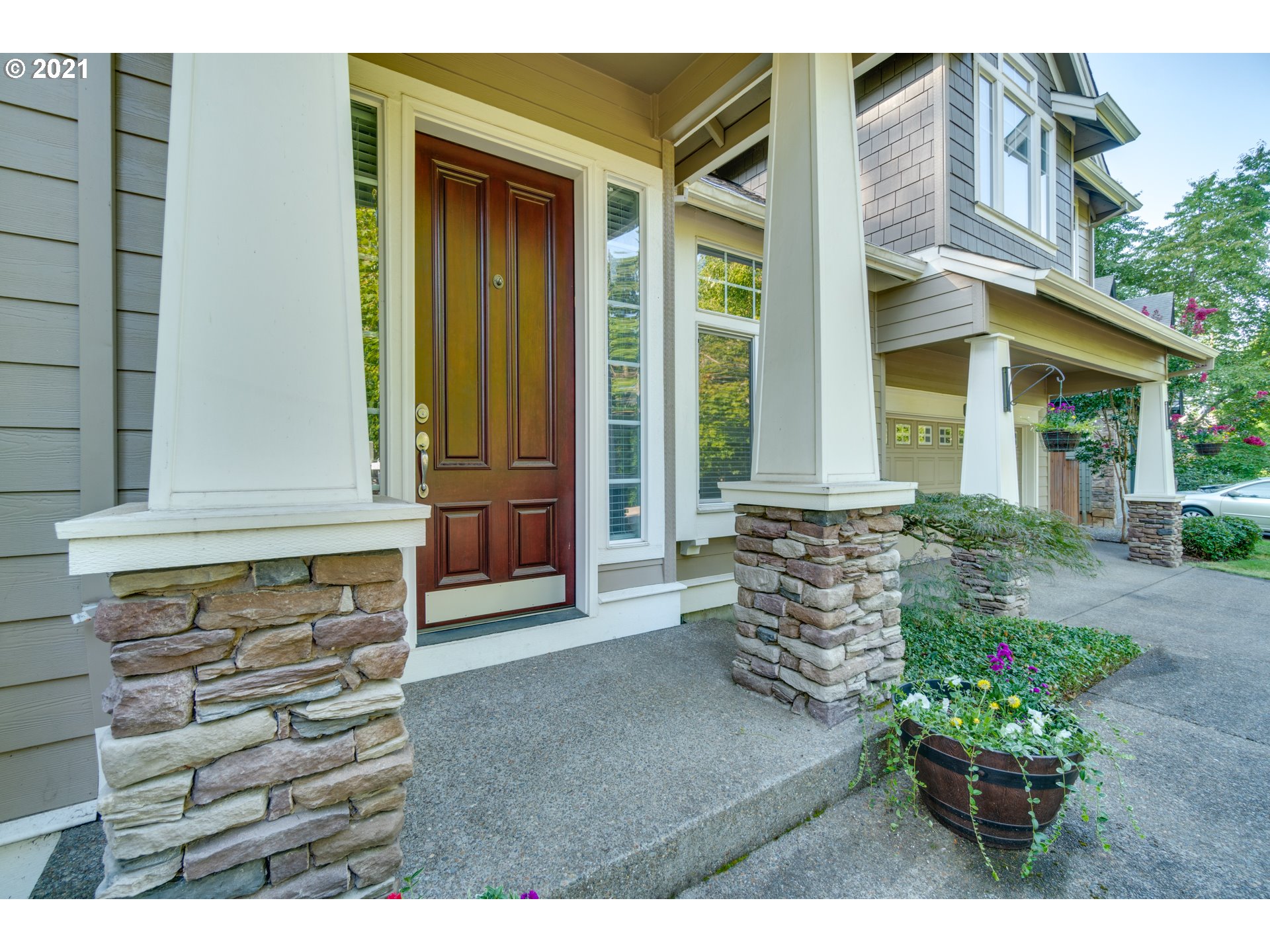 11058 Southwest Oneida Street Tualatin, OR 97062 - Photo 2 of 26