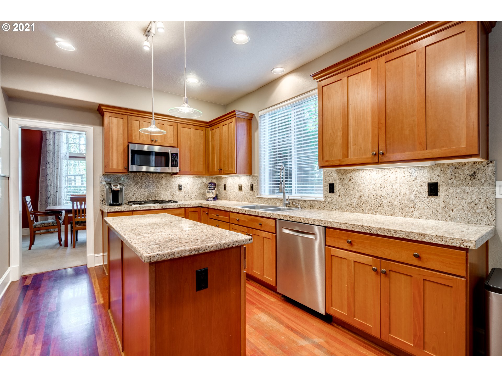 11058 Southwest Oneida Street Tualatin, OR 97062 - Photo 5 of 26
