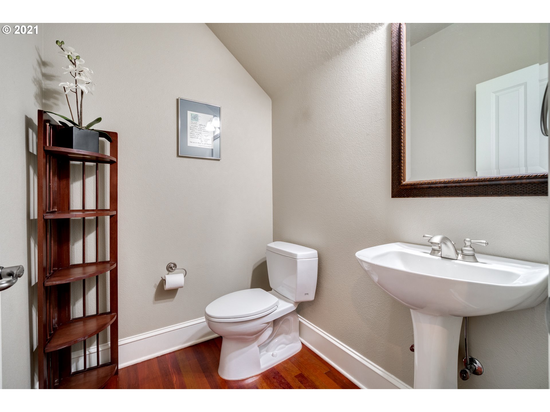 11058 Southwest Oneida Street Tualatin, OR 97062 - Photo 9 of 26