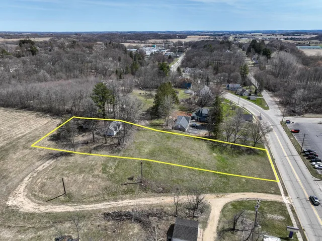 $90,000 | 166 East Main Street, Ellsworth, WI 54011