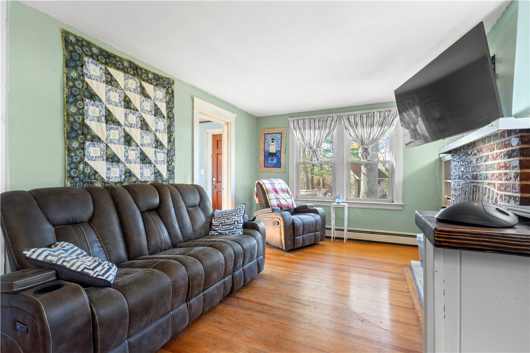 1 Capron Road Smithfield, RI 02917 - Photo 8 of 27