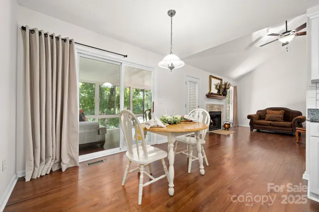 $600,000 | 701 Salisbury Road, Hendersonville, NC 28792