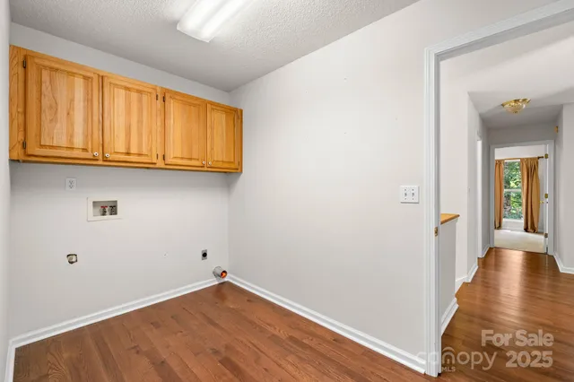 $600,000 | 701 Salisbury Road, Hendersonville, NC 28792