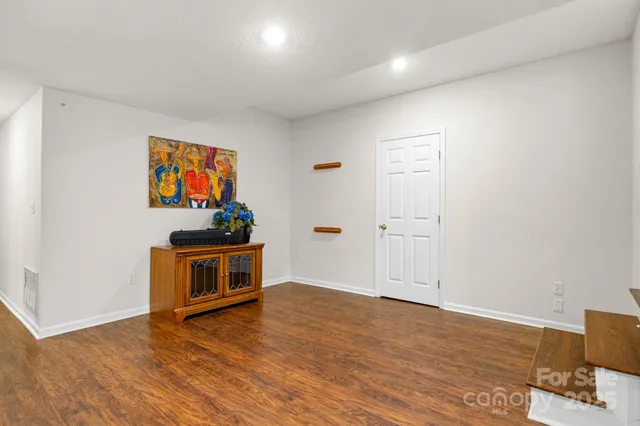 $600,000 | 701 Salisbury Road, Hendersonville, NC 28792