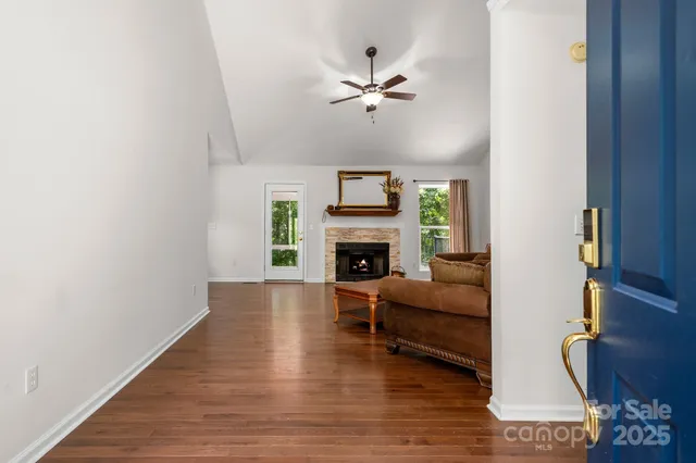 $600,000 | 701 Salisbury Road, Hendersonville, NC 28792