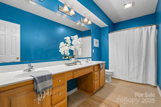 $600,000 | 701 Salisbury Road, Hendersonville, NC 28792