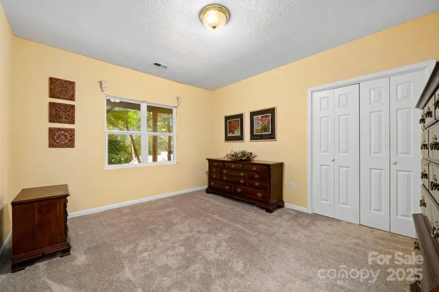 $600,000 | 701 Salisbury Road, Hendersonville, NC 28792