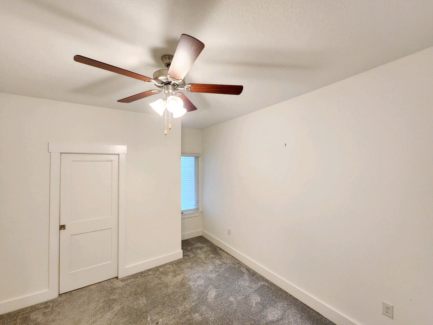 266 North Sand Palm Road Freeport, FL 32439 - Photo 25 of 34 a view of an empty room