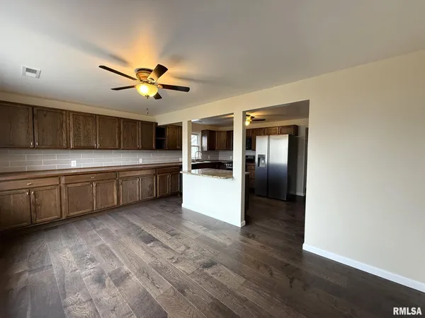 $199,900 | 601 Glenway Avenue, Knoxville, IL 61448