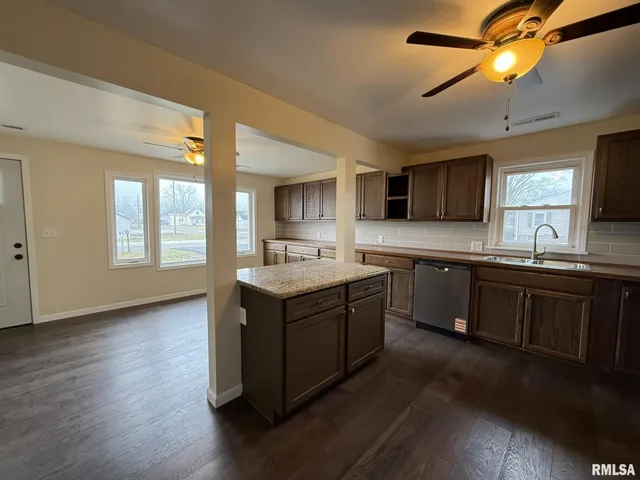 $199,900 | 601 Glenway Avenue, Knoxville, IL 61448