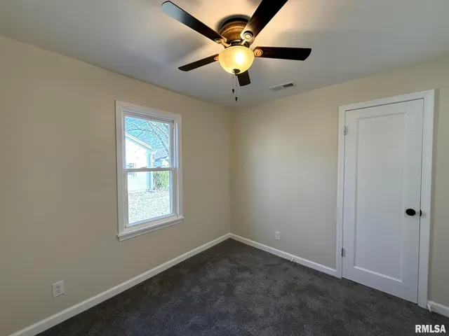 $199,900 | 601 Glenway Avenue, Knoxville, IL 61448