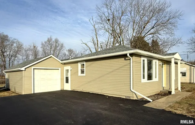 $199,900 | 601 Glenway Avenue, Knoxville, IL 61448