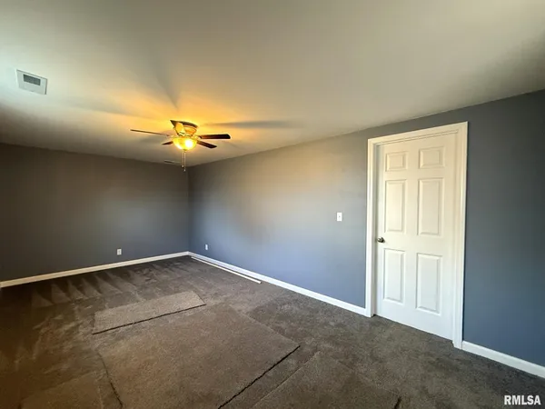 $199,900 | 601 Glenway Avenue, Knoxville, IL 61448