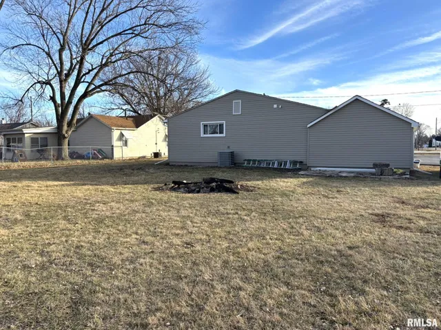 $199,900 | 601 Glenway Avenue, Knoxville, IL 61448