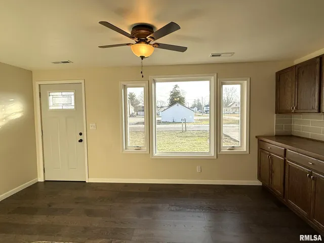 $199,900 | 601 Glenway Avenue, Knoxville, IL 61448