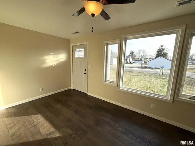 $199,900 | 601 Glenway Avenue, Knoxville, IL 61448