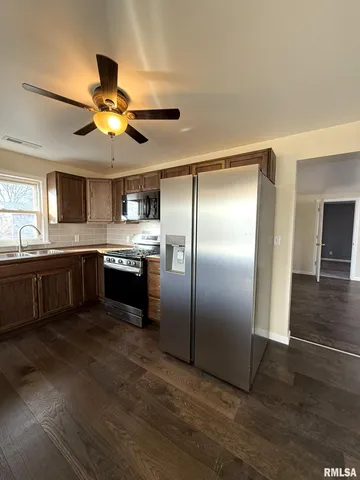 $199,900 | 601 Glenway Avenue, Knoxville, IL 61448