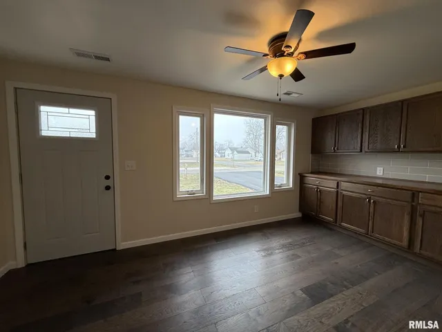 $199,900 | 601 Glenway Avenue, Knoxville, IL 61448