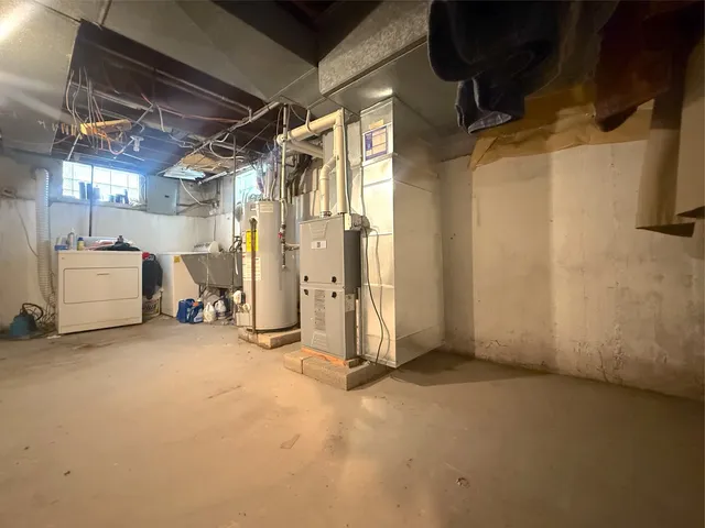 a view of a storage & utility room