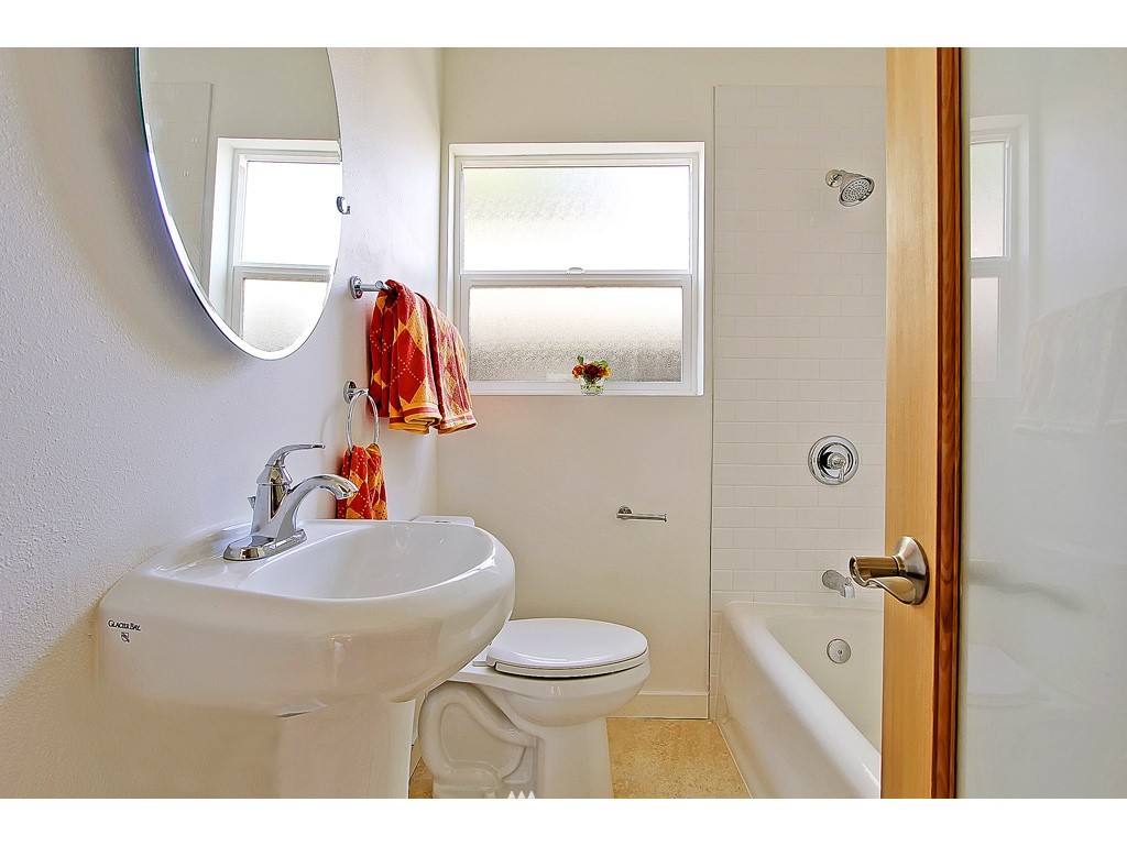 2336 North 58th Street Seattle, WA 98103 - Photo 6 of 15 Gallery Image 6