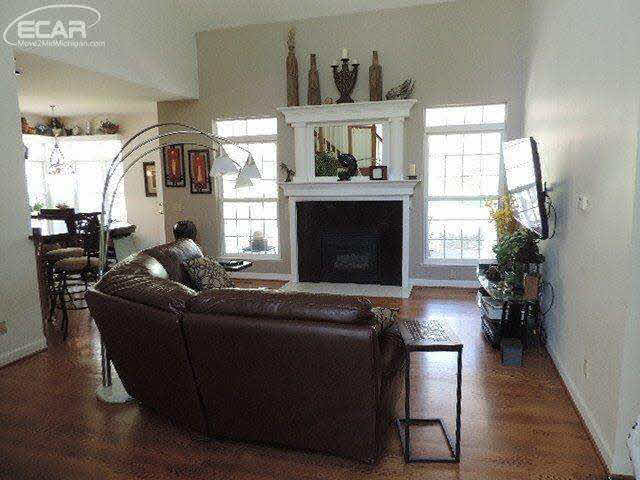 12381 Center Road Fenton, MI 48430 - Photo 26 of 35 21149174-25.JPG
