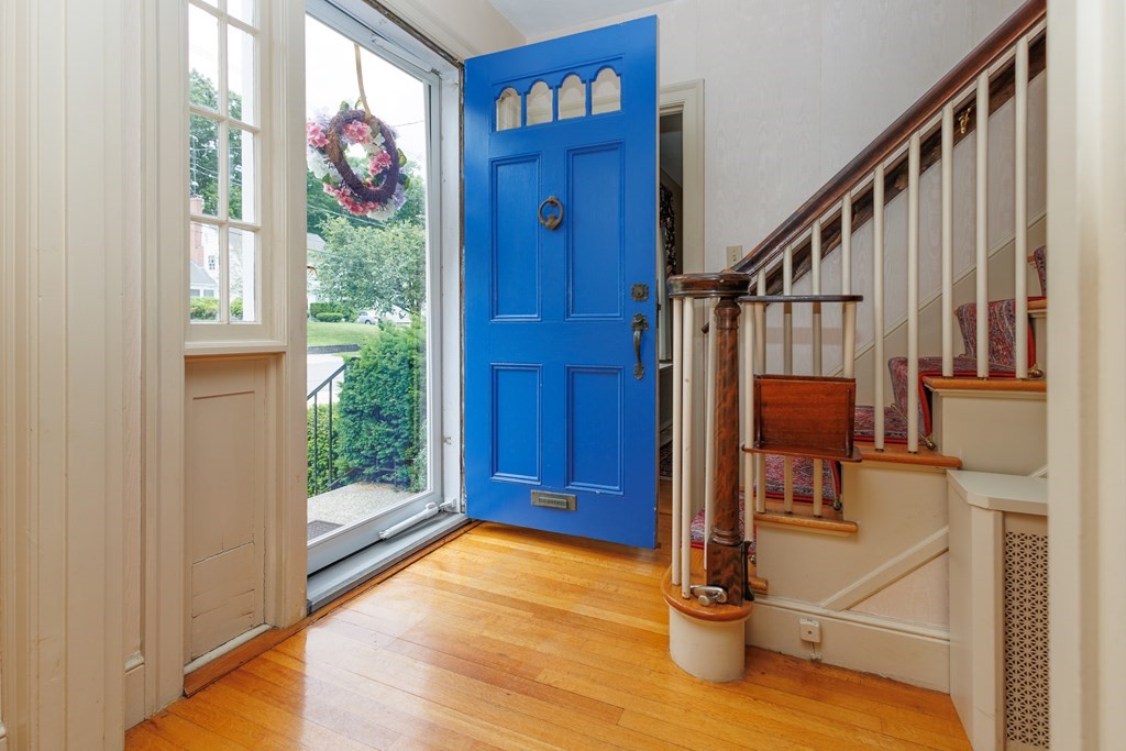 268 Beverly Road Worcester, MA 01605 - Photo 2 of 28 a view of an entryway door