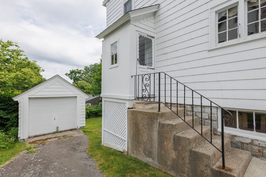 268 Beverly Road Worcester, MA 01605 - Photo 27 of 28 a view of a house with wooden floor and a window