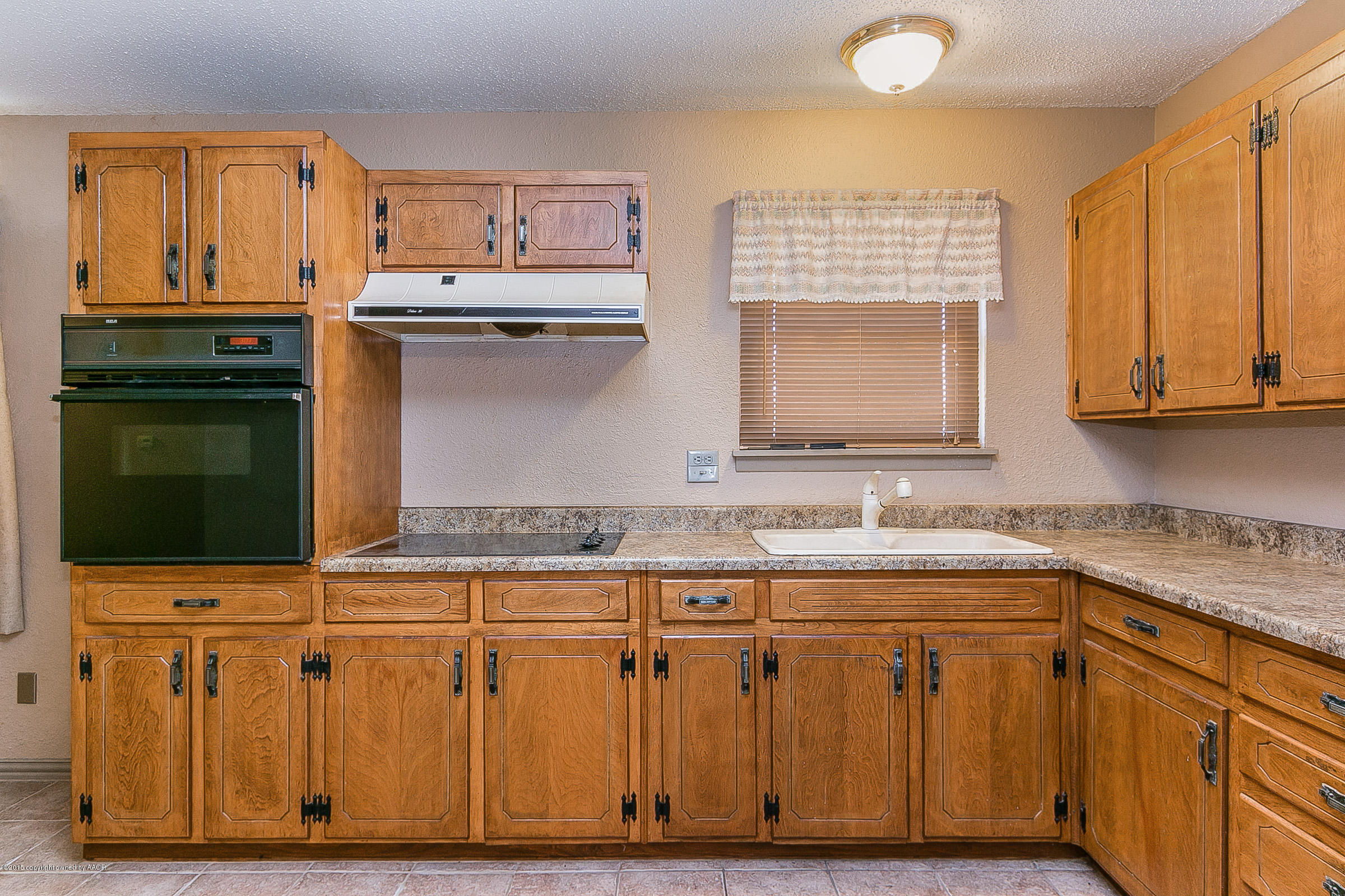 1208 Pecan Street Amarillo, TX 79107 - Photo 7 of 17 004_Kitchen 1