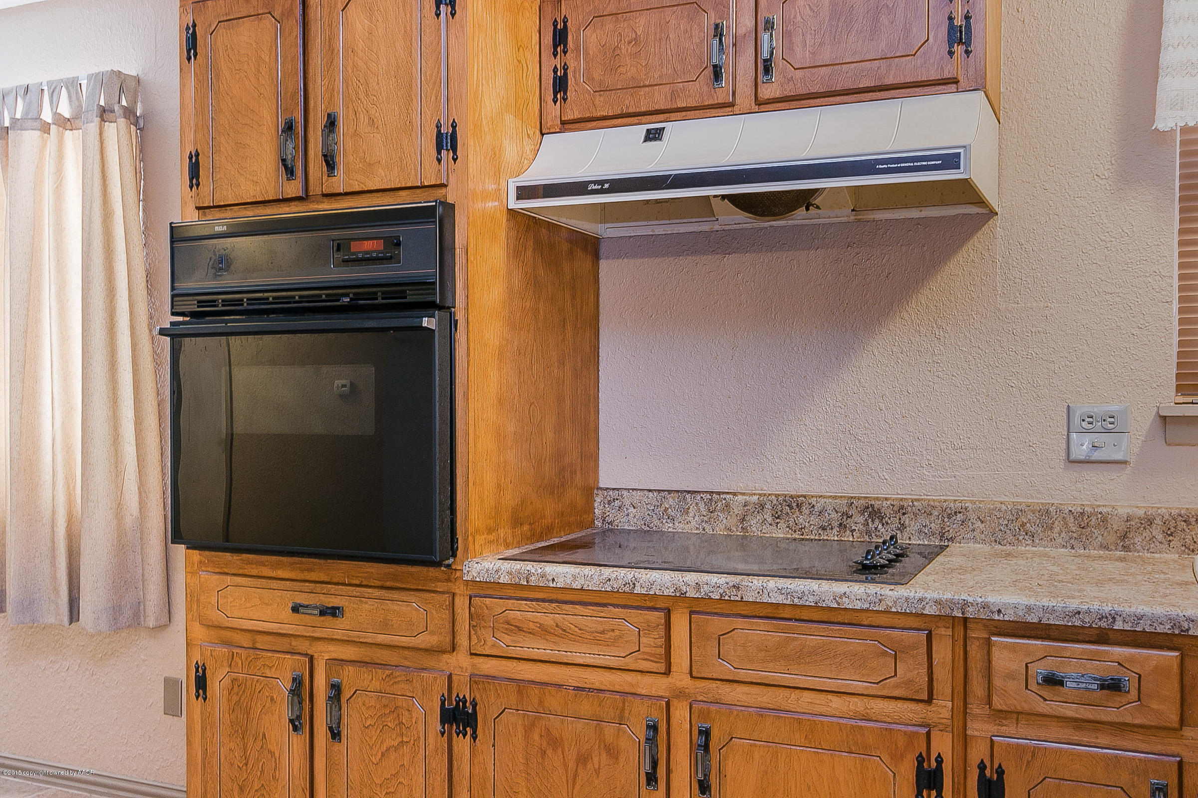 1208 Pecan Street Amarillo, TX 79107 - Photo 8 of 17 006_Kitchen 3