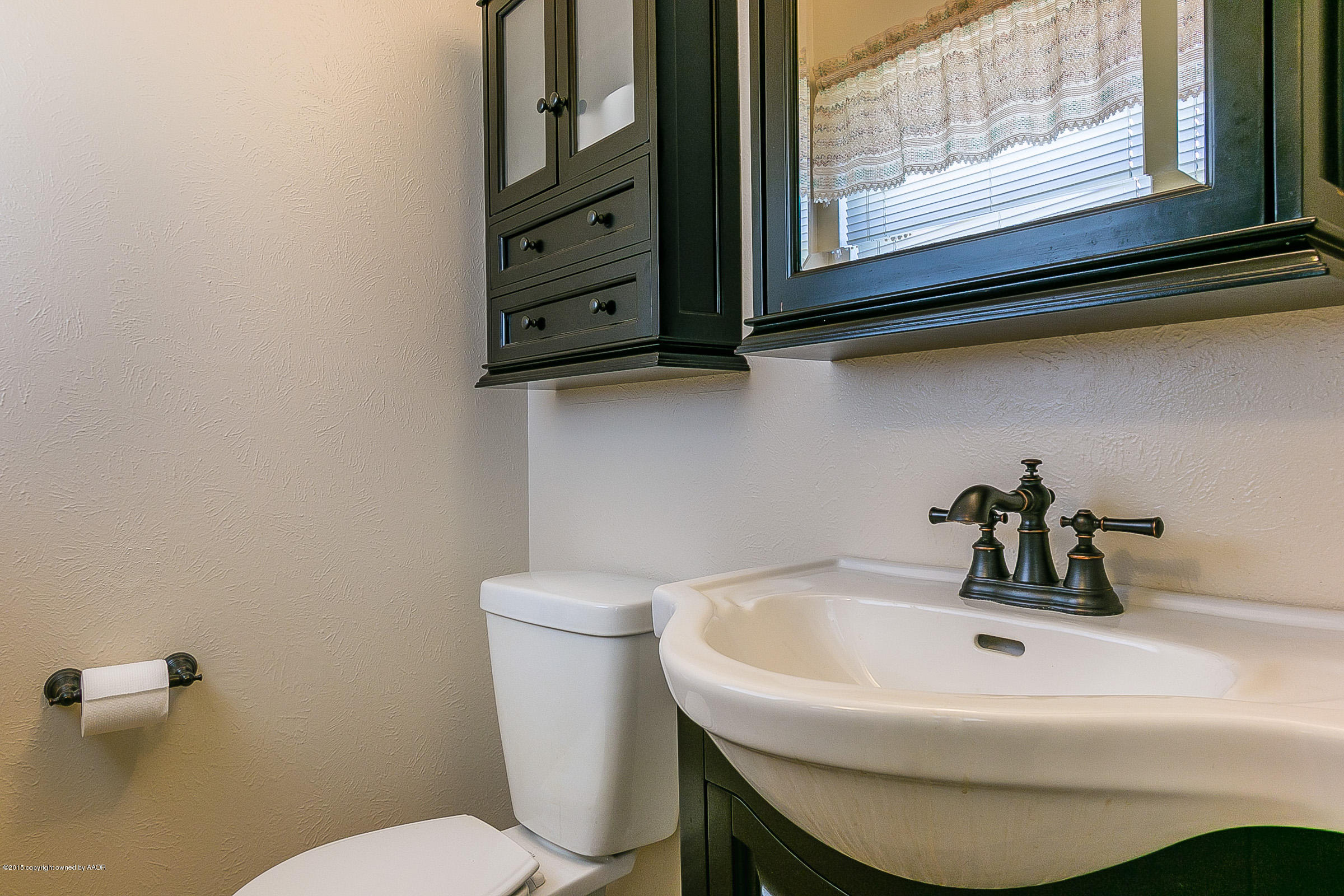 1208 Pecan Street Amarillo, TX 79107 - Photo 10 of 17 010_Bathroom 1