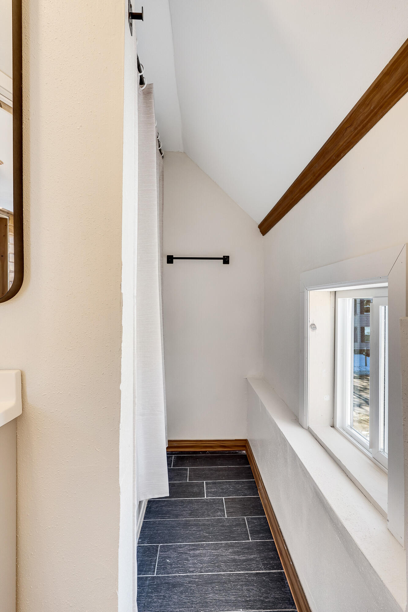 404 East Montgomery Street Sparta, WI 54656 - Photo 16 of 24 Primary Bathroom