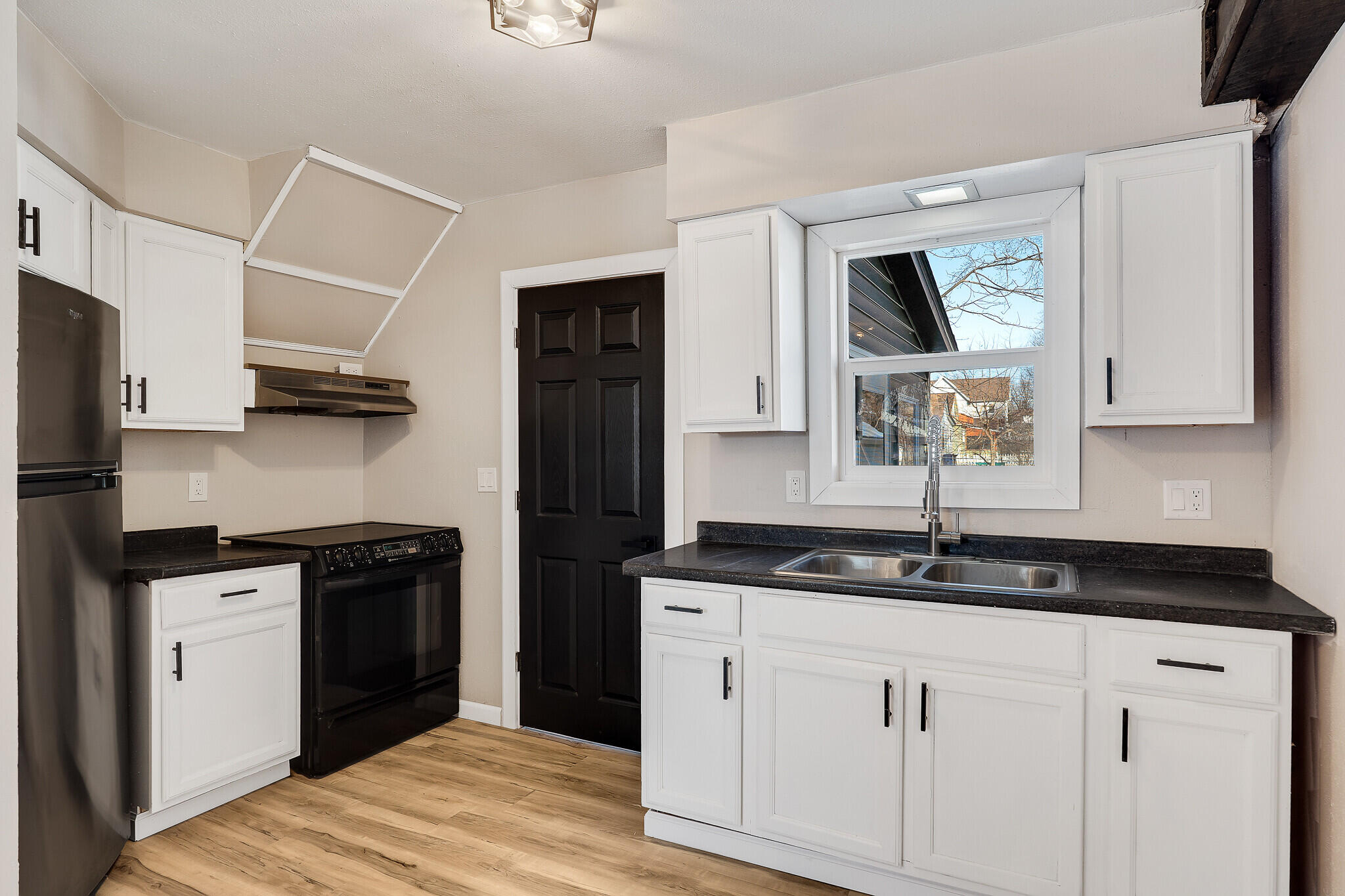 404 East Montgomery Street Sparta, WI 54656 - Photo 5 of 24 Kitchen