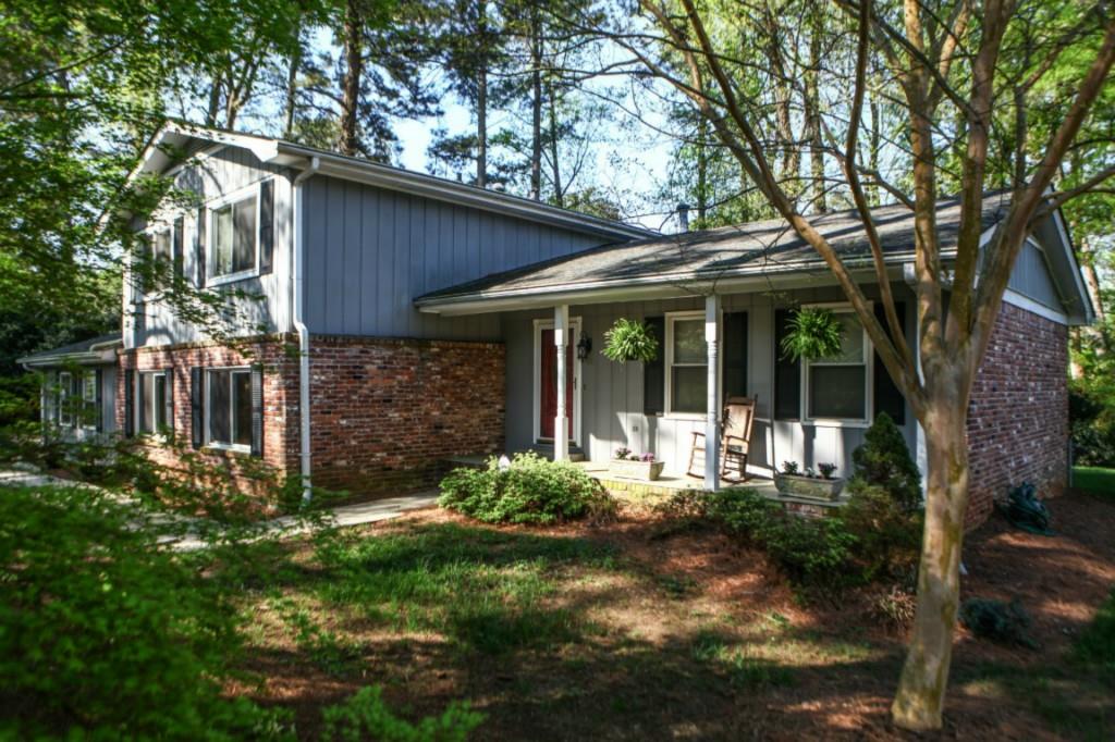 Welcome to 1712 Hudson Road in Decatur!
