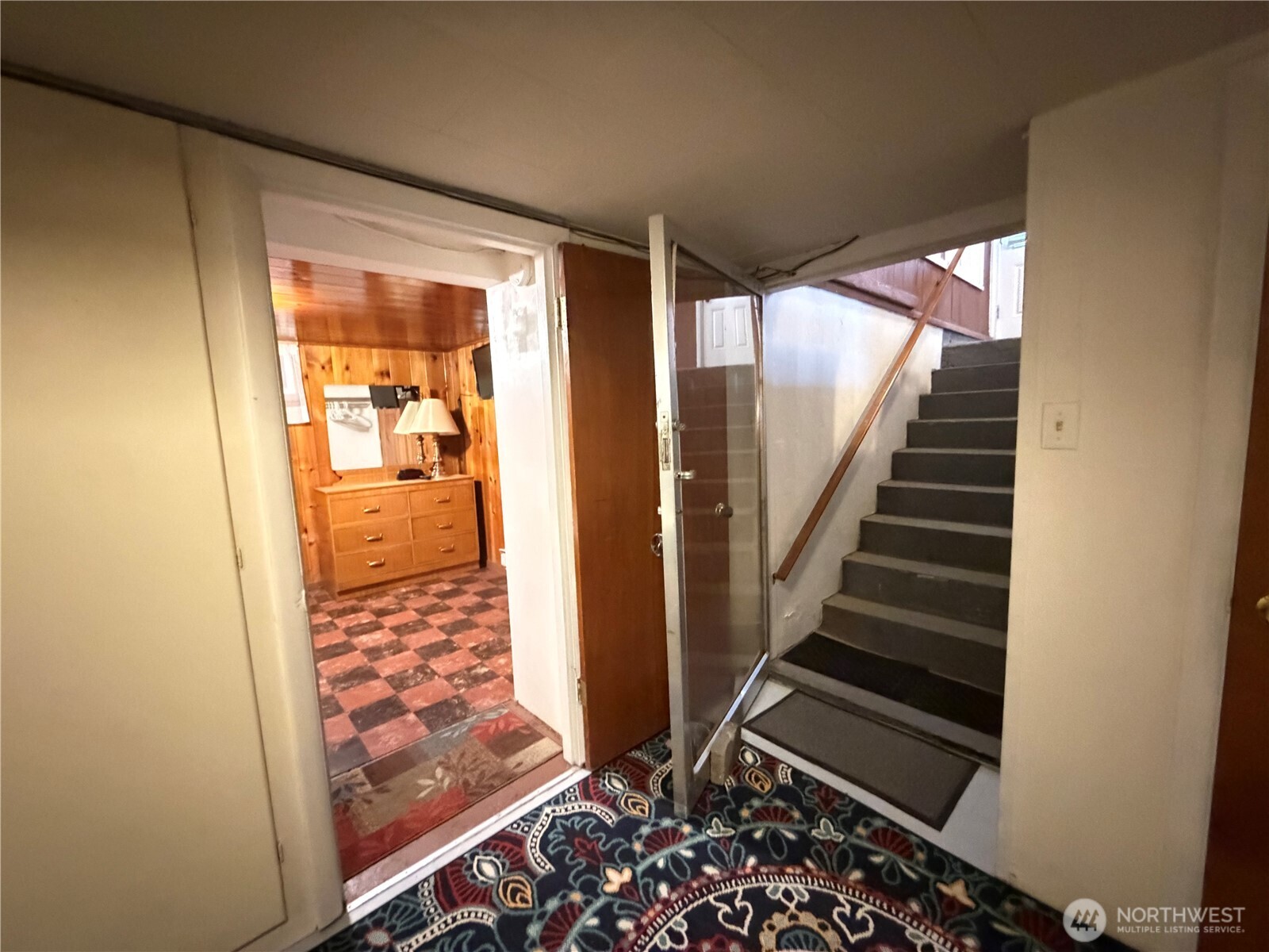 409 Birch Street South Omak, WA 98841 - Photo 23 of 32 a view of an entryway