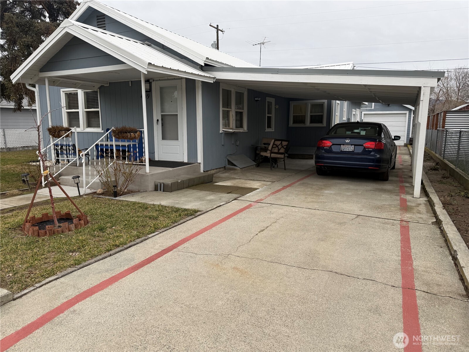 409 Birch Street South Omak, WA 98841 - Photo 3 of 32 a view of a car garage