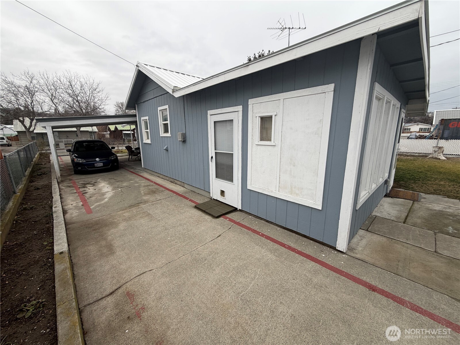 409 Birch Street South Omak, WA 98841 - Photo 4 of 32 a view of a car garage