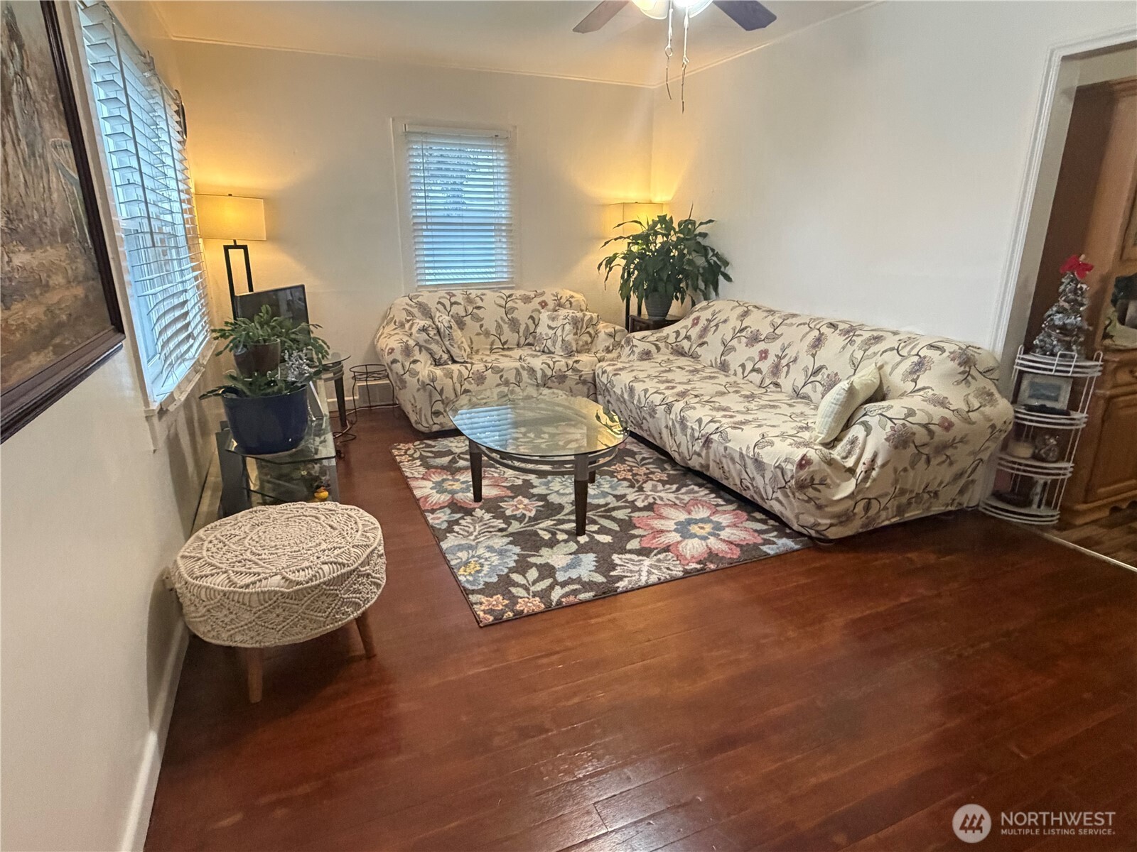 409 Birch Street South Omak, WA 98841 - Photo 8 of 32 a living room with furniture and a flat screen tv