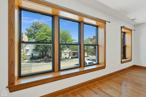 $4,000 | 4544 North Western Avenue, Unit 2, Chicago, IL 60625