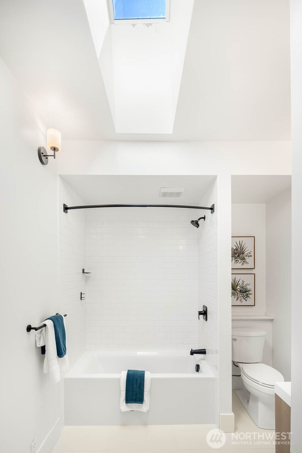 2423 3rd Avenue West Seattle, WA 98119 - Photo 17 of 36