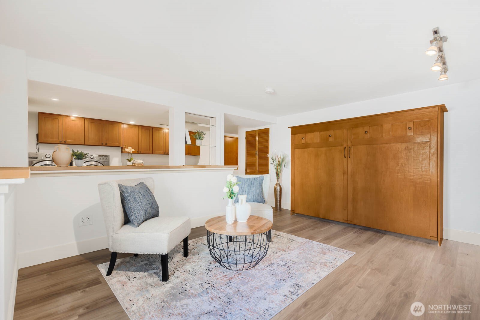 2423 3rd Avenue West Seattle, WA 98119 - Photo 21 of 36