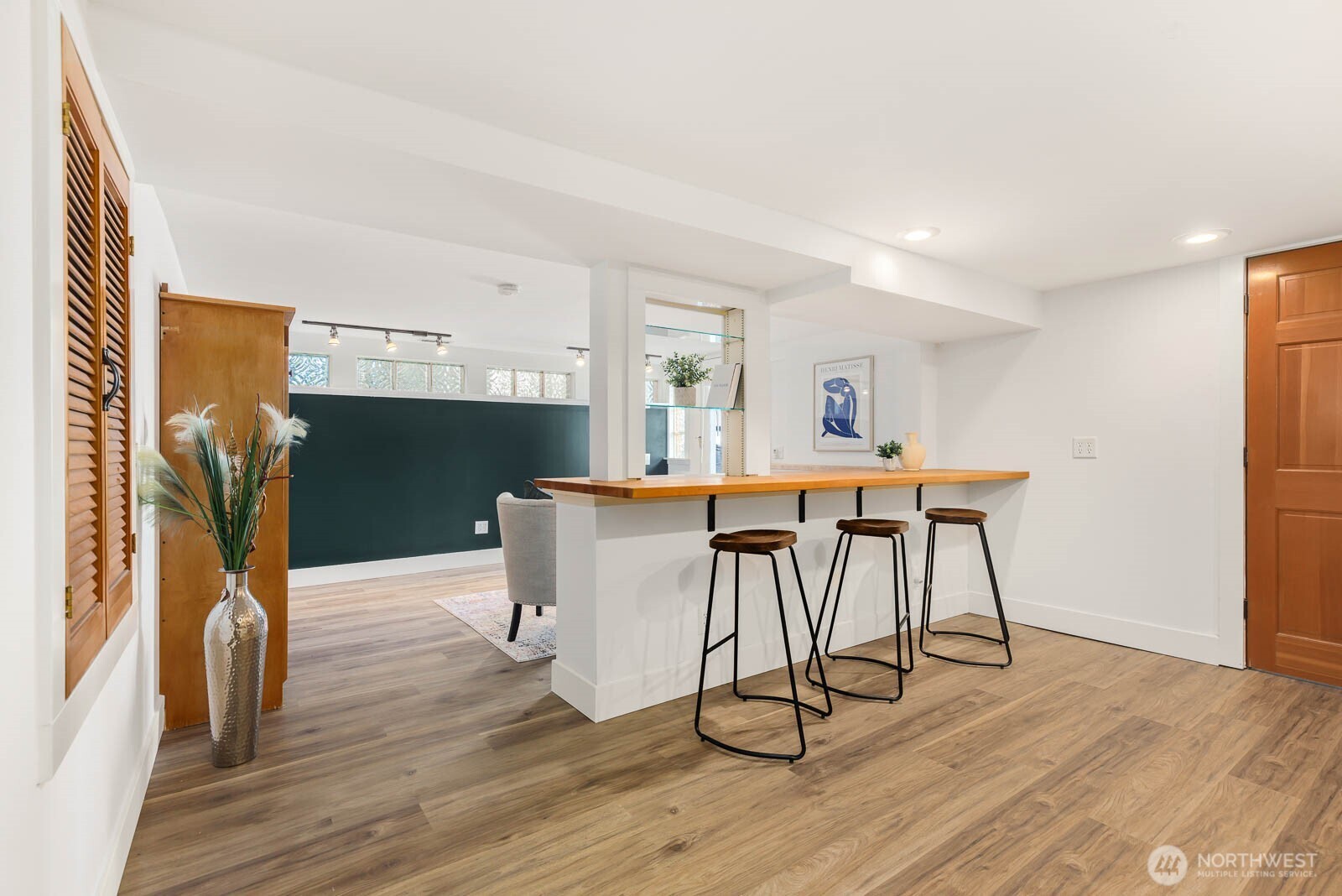 2423 3rd Avenue West Seattle, WA 98119 - Photo 22 of 36