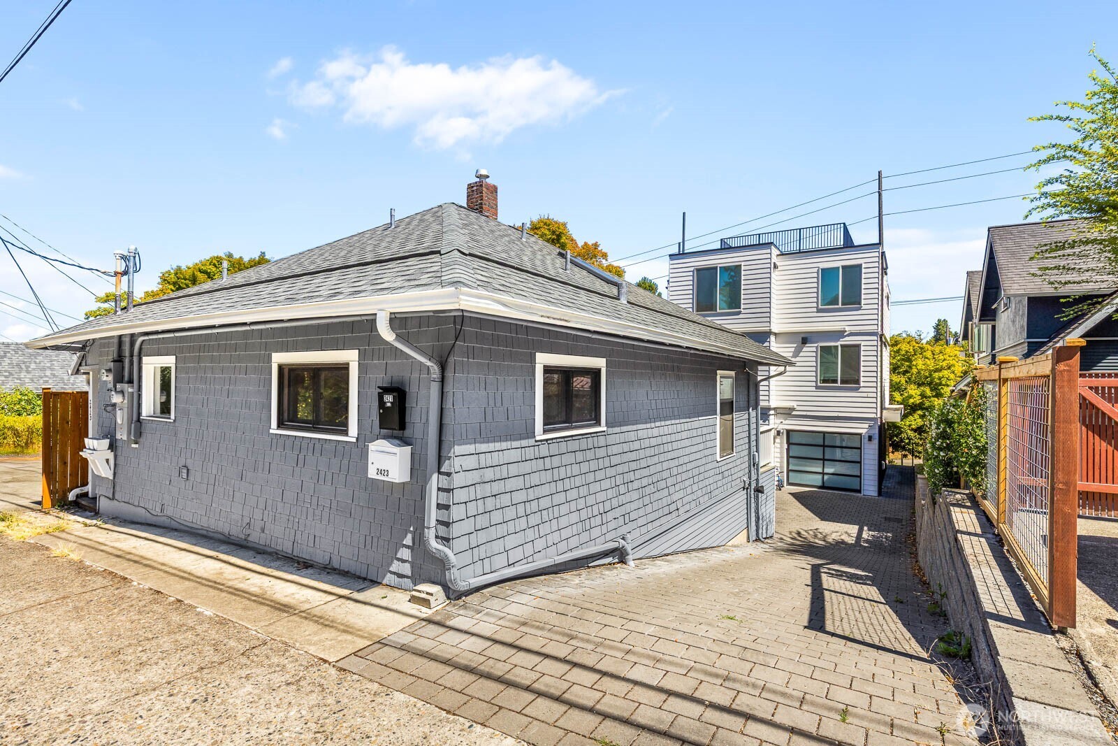 2423 3rd Avenue West Seattle, WA 98119 - Photo 30 of 36