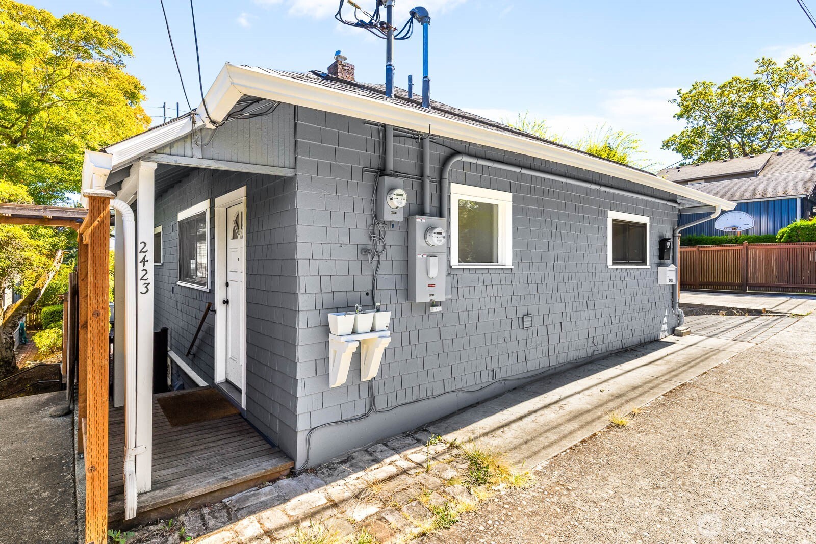 2423 3rd Avenue West Seattle, WA 98119 - Photo 31 of 36