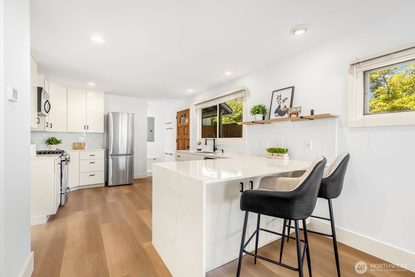 2423 3rd Avenue West Seattle, WA 98119 - Photo 5 of 36