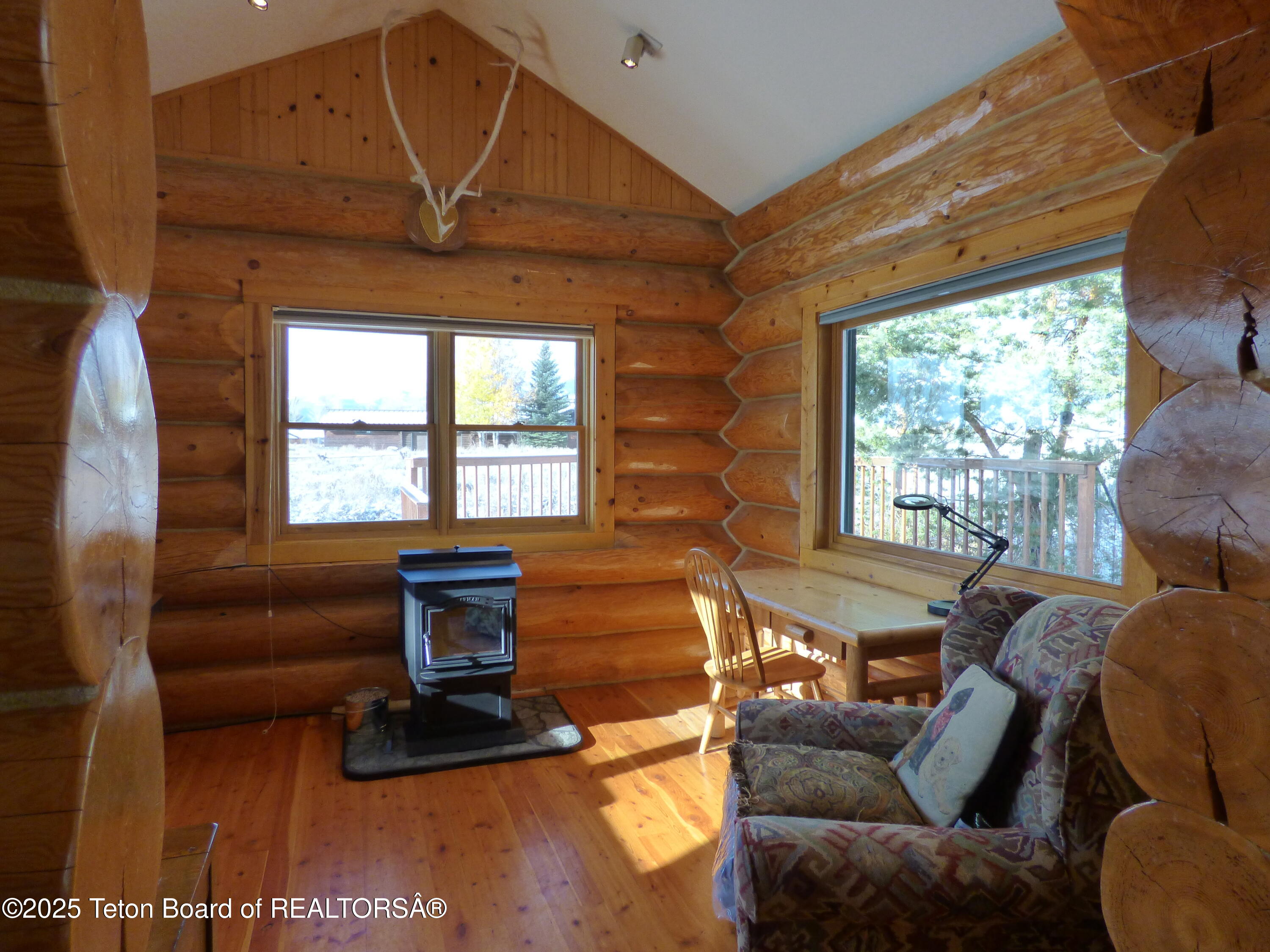400 East Moulton Loop Road Jackson, WY 83001 - Photo 23 of 25 Primary BR Sitting Area